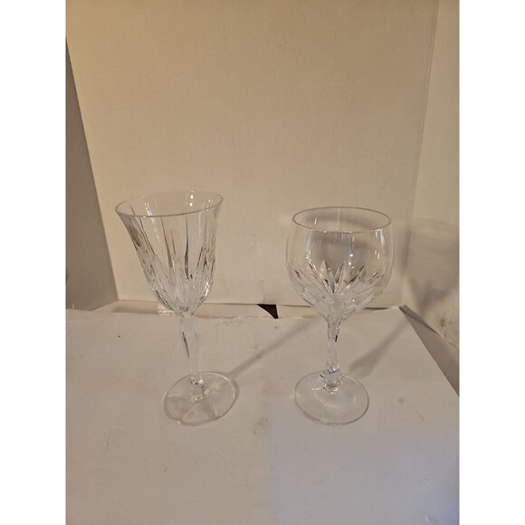 Crystal Wine glass unique cut vertical lines Beautiful Royal Tudor ? Lot Of 2 - Picture 1 of 12